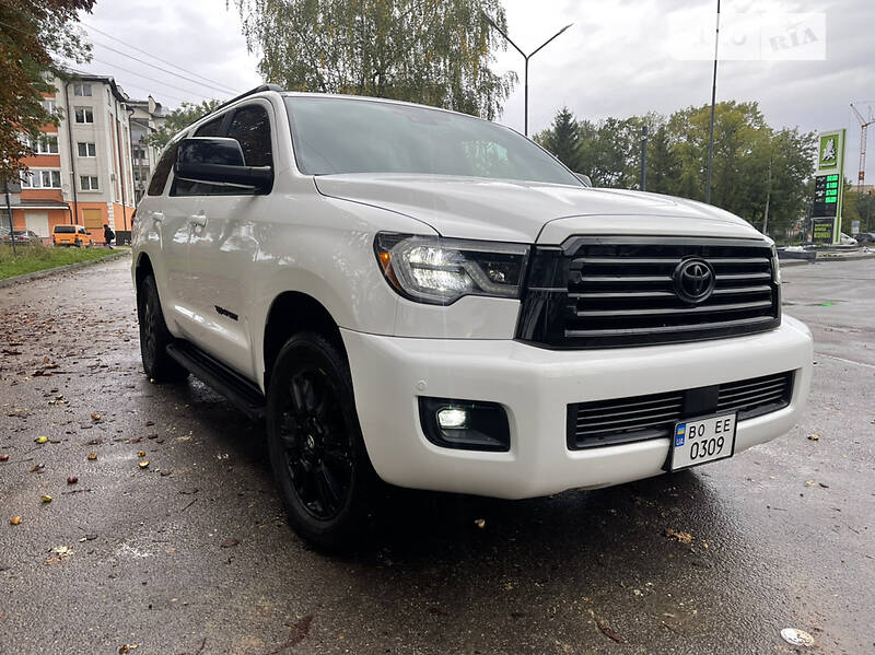 Toyota Sequoia TRD SPORT