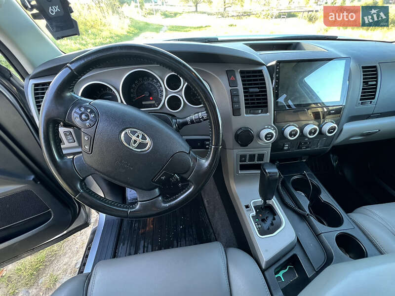 Позашляховик / Кросовер Toyota Sequoia 2012 в Дрогобичі