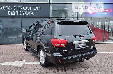 Універсал Toyota Sequoia 2010 в 