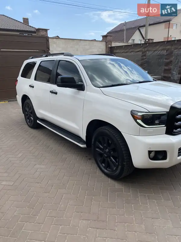 Toyota Sequoia 2014 VIN 5TDJW5G18FS111139 фото оголошення 9 з 58