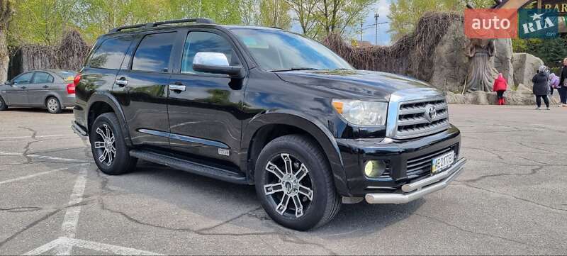 Внедорожник / Кроссовер Toyota Sequoia 2008 в 