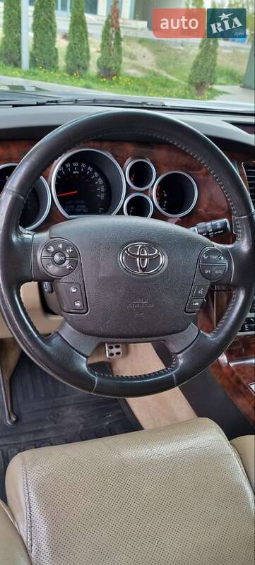 Позашляховик / Кросовер Toyota Sequoia 2008 в Дніпрі