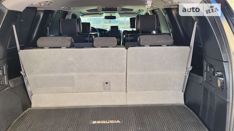 Внедорожник / Кроссовер Toyota Sequoia 2008 в Виннице