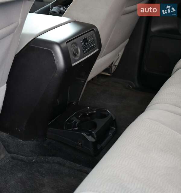 Внедорожник / Кроссовер Toyota Sequoia 2017 в Киеве