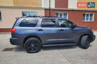 Позашляховик / Кросовер Toyota Sequoia 2017 в Львові