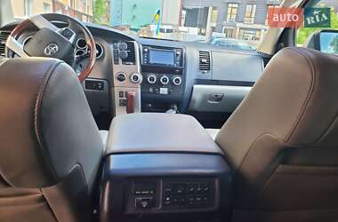 Позашляховик / Кросовер Toyota Sequoia 2017 в Львові