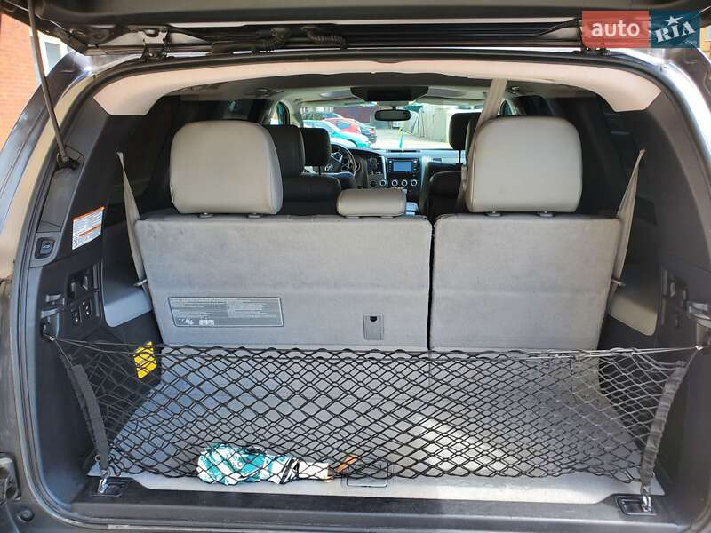 Внедорожник / Кроссовер Toyota Sequoia 2017 в Львове