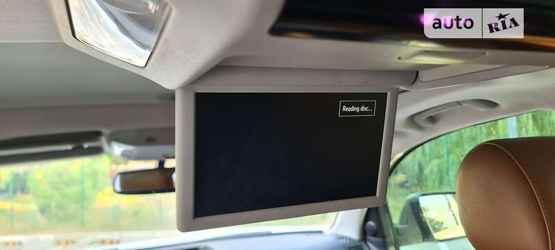 Внедорожник / Кроссовер Toyota Sequoia 2016 в Киеве