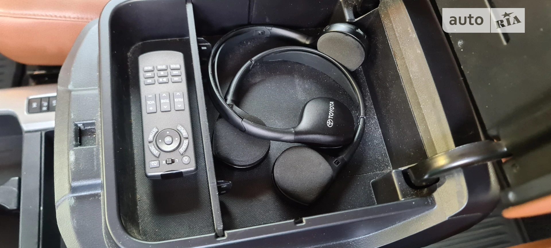 2016 Toyota Sequoia - мініатюра 22