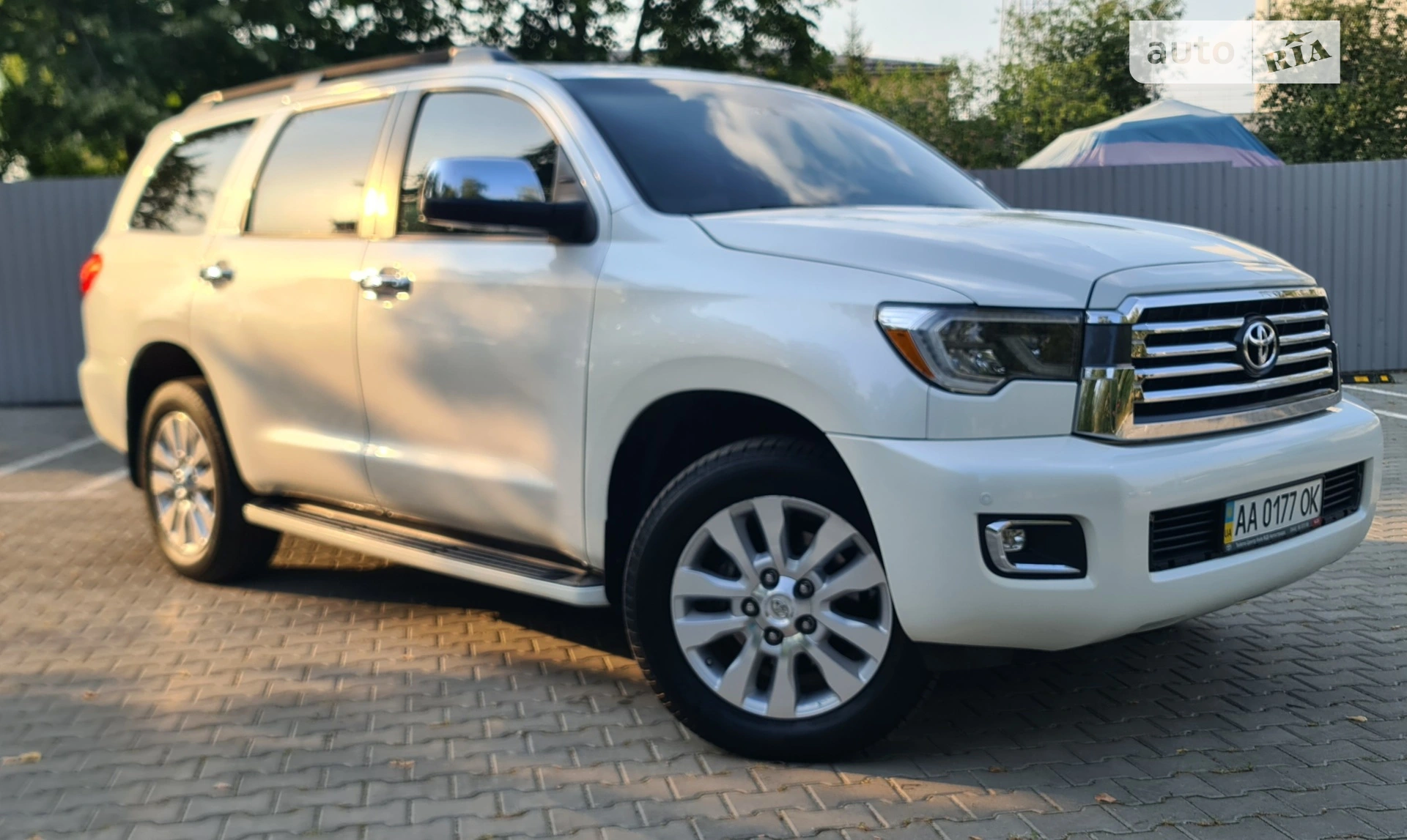 2016 Toyota Sequoia - фото 1