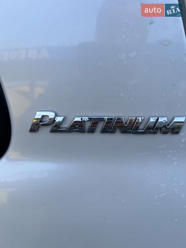 Позашляховик / Кросовер Toyota Sequoia 2013 в Умані