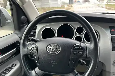 Toyota Sequoia 2008