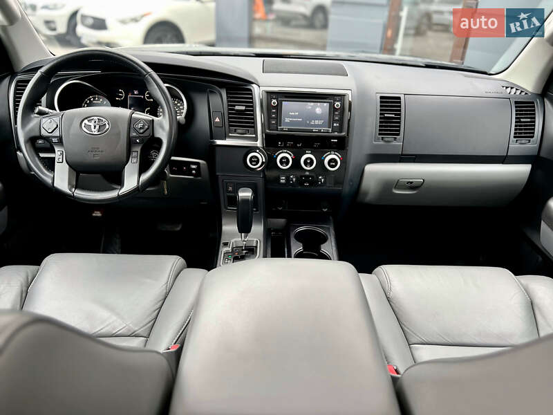 Позашляховик / Кросовер Toyota Sequoia 2018 в Одесі