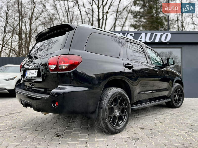 Позашляховик / Кросовер Toyota Sequoia 2018 в Одесі
