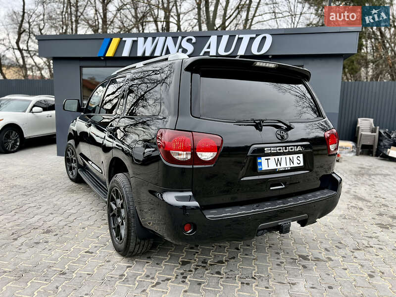 Позашляховик / Кросовер Toyota Sequoia 2018 в Одесі