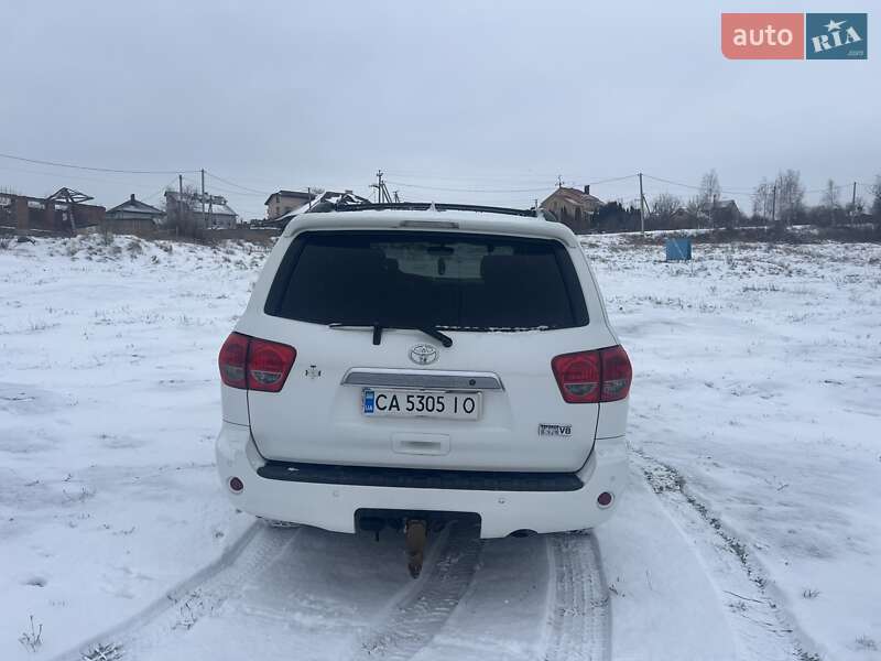 Позашляховик / Кросовер Toyota Sequoia 2013 в Умані