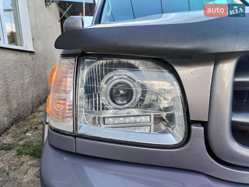 Позашляховик / Кросовер Toyota Sequoia 2002 в Одесі