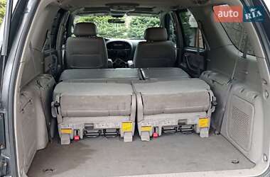 Позашляховик / Кросовер Toyota Sequoia 2004 в 