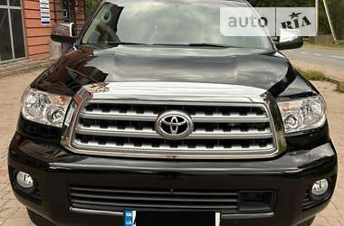 Позашляховик / Кросовер Toyota Sequoia 2013 в Верховині