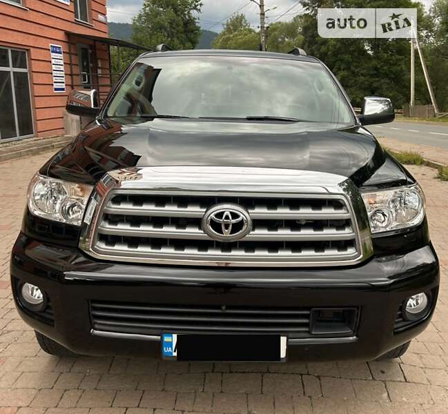 Toyota Sequoia 2013