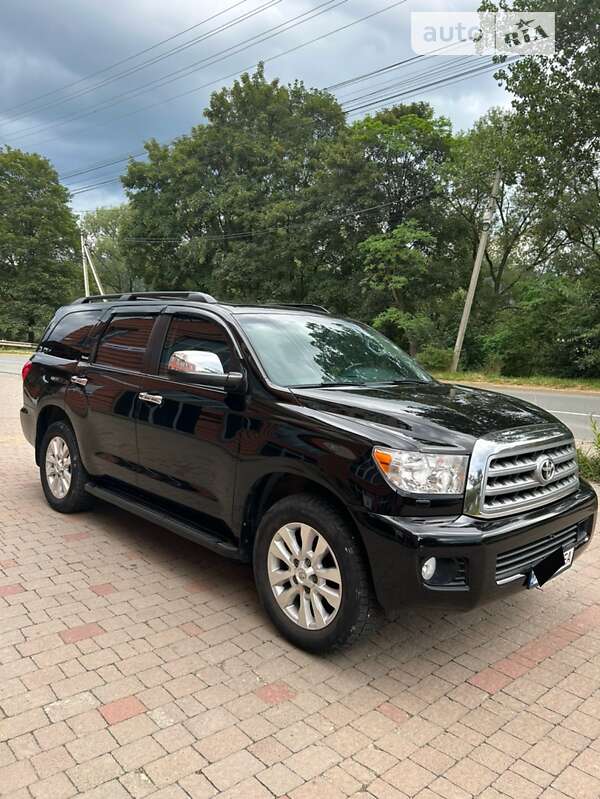 Позашляховик / Кросовер Toyota Sequoia 2013 в Верховині