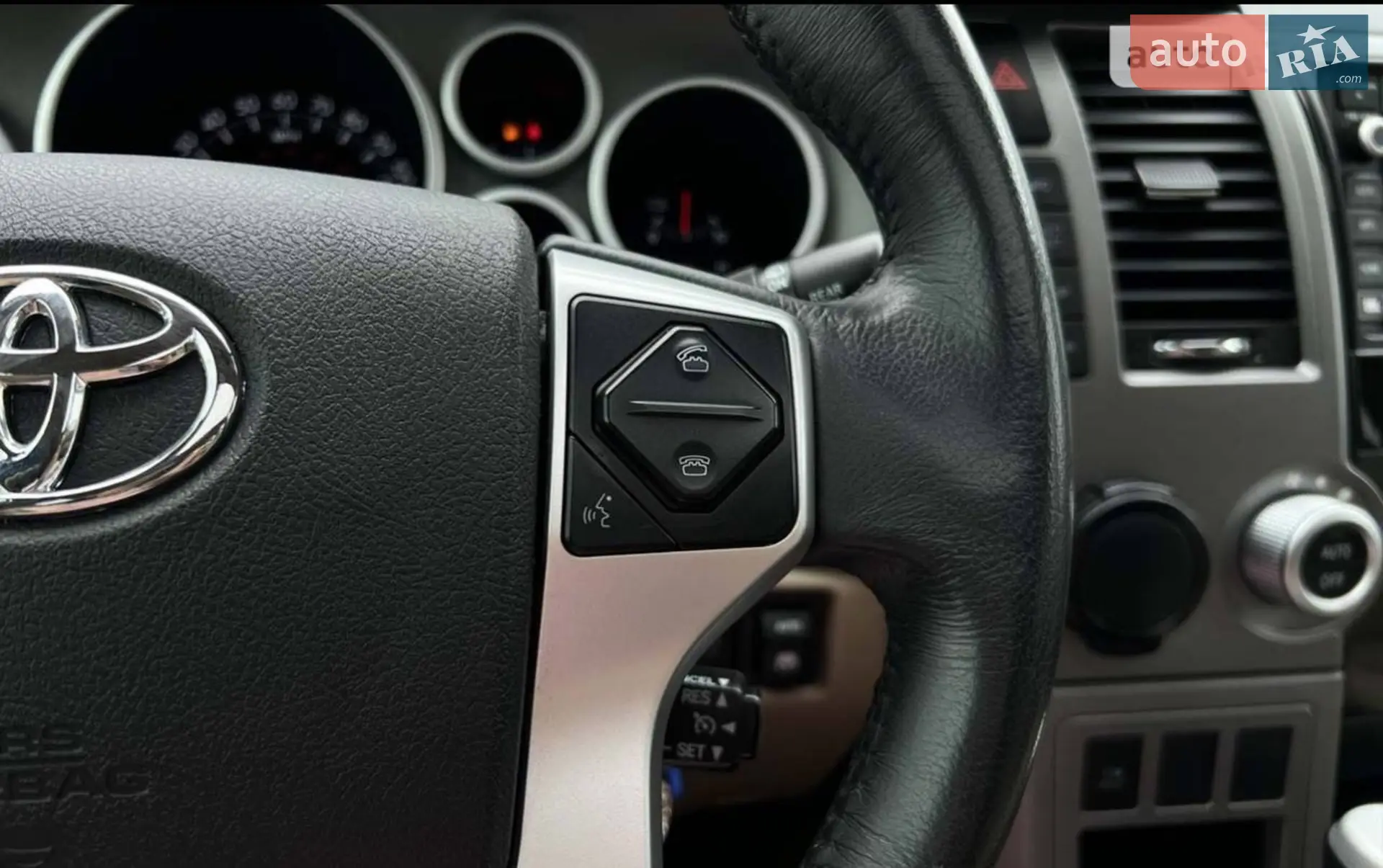 2017 Toyota Sequoia - мініатюра 4