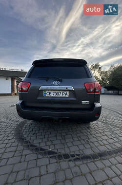 Внедорожник / Кроссовер Toyota Sequoia 2012 в 