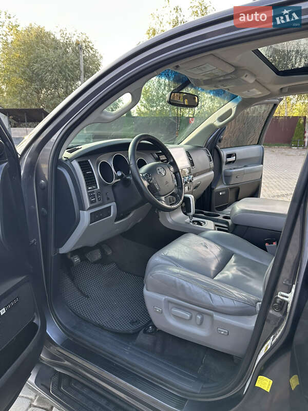 Внедорожник / Кроссовер Toyota Sequoia 2012 в Черновцах фото 7 Внедорожник / Кроссовер Toyota Sequoia 2012 в Черновцах
