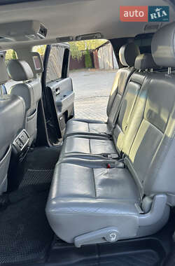 Внедорожник / Кроссовер Toyota Sequoia 2012 в 