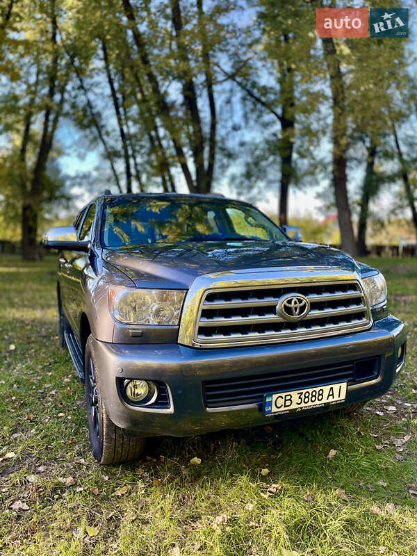 Внедорожник / Кроссовер Toyota Sequoia 2012 в Прилуках