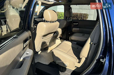 Внедорожник / Кроссовер Toyota Sequoia 2008 в 