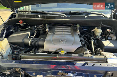 Внедорожник / Кроссовер Toyota Sequoia 2008 в 