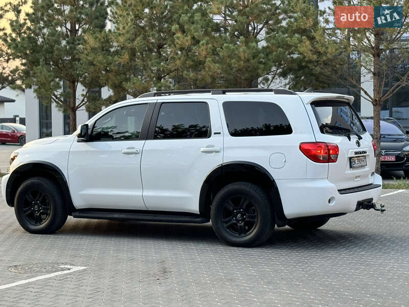 Позашляховик / Кросовер Toyota Sequoia 2017 в Рівному