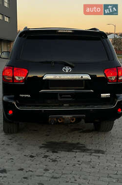 Внедорожник / Кроссовер Toyota Sequoia 2008 в 