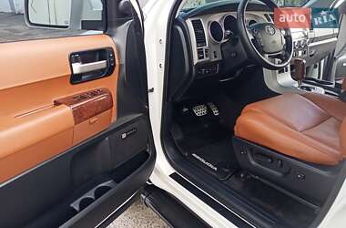 Внедорожник / Кроссовер Toyota Sequoia 2008 в Одессе