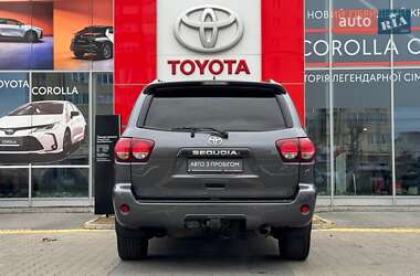 Внедорожник / Кроссовер Toyota Sequoia 2018 в 