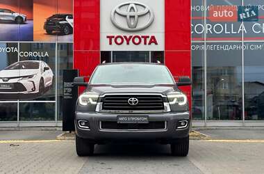 Внедорожник / Кроссовер Toyota Sequoia 2018 в 