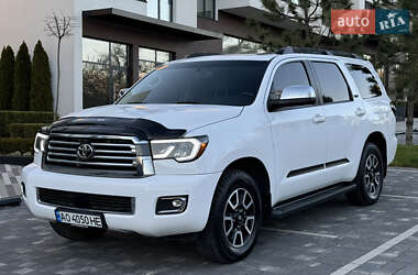 Позашляховик / Кросовер Toyota Sequoia 2016 в Ужгороді