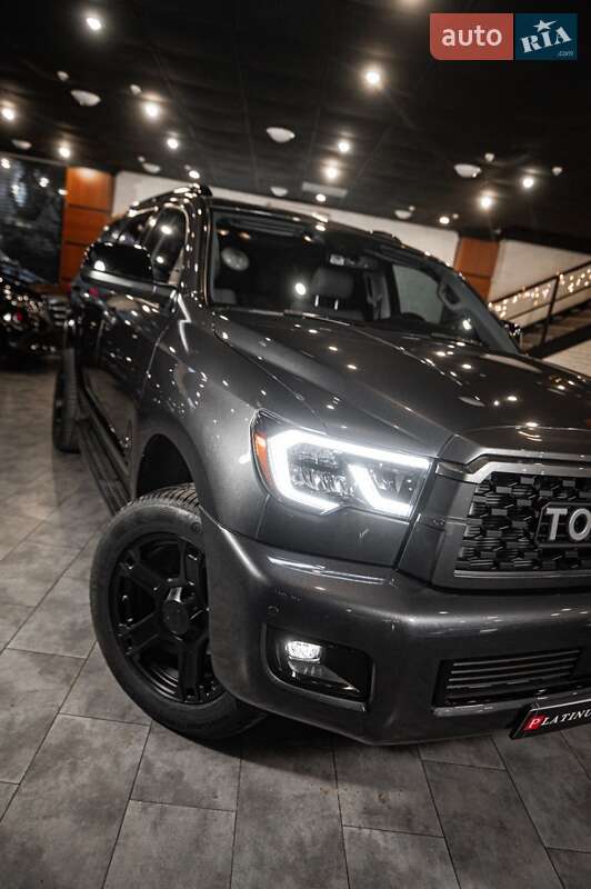 Позашляховик / Кросовер Toyota Sequoia 2018 в Одесі