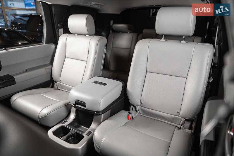 Позашляховик / Кросовер Toyota Sequoia 2018 в Одесі