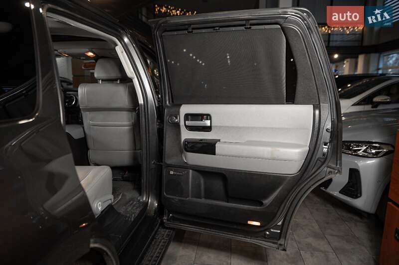 Позашляховик / Кросовер Toyota Sequoia 2018 в Одесі