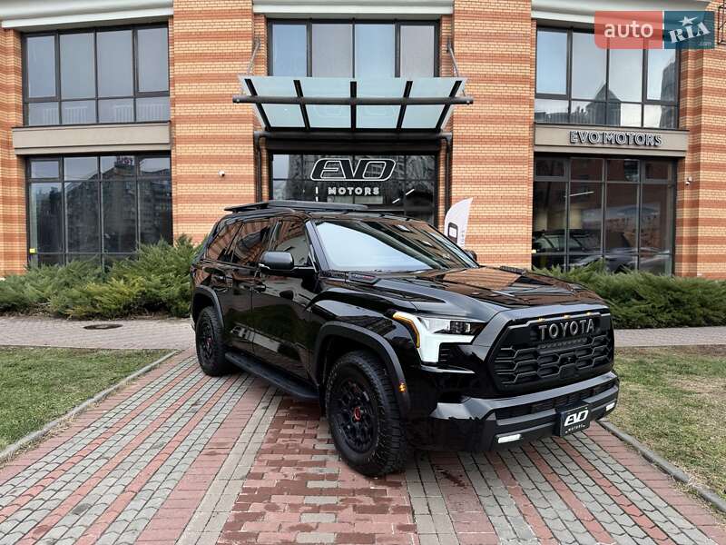 Внедорожник / Кроссовер Toyota Sequoia 2023 в 