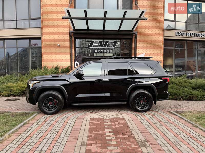 Внедорожник / Кроссовер Toyota Sequoia 2023 в Киеве