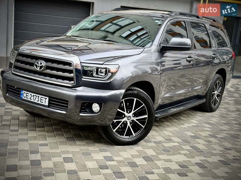 Внедорожник / Кроссовер Toyota Sequoia 2015 в Ивано-Франковске
