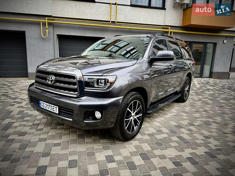 Внедорожник / Кроссовер Toyota Sequoia 2015 в Ивано-Франковске
