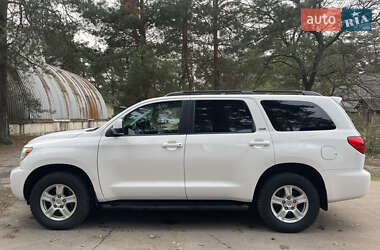 Позашляховик / Кросовер Toyota Sequoia 2014 в 