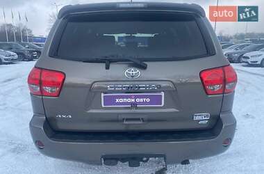 Внедорожник / Кроссовер Toyota Sequoia 2016 в Днепре