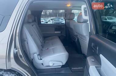 Внедорожник / Кроссовер Toyota Sequoia 2016 в Днепре