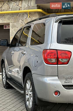 Внедорожник / Кроссовер Toyota Sequoia 2010 в Надворной