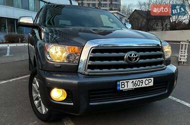 Внедорожник / Кроссовер Toyota Sequoia 2015 в 